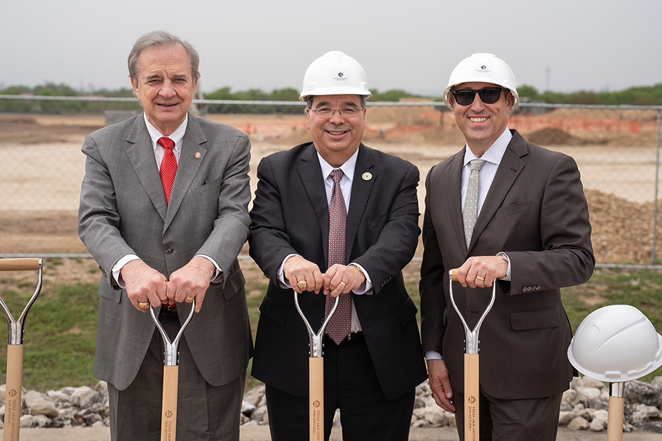 Educare Groundbreaking