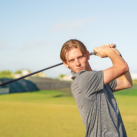 Nils Emil Sjo Swinging Golf Club